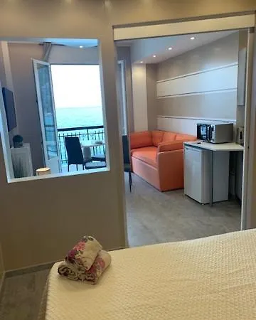 La Scogliera Apartment *