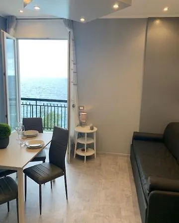 Apartment La Scogliera *