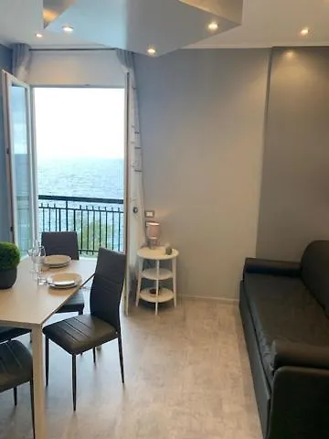 Apartment La Scogliera *