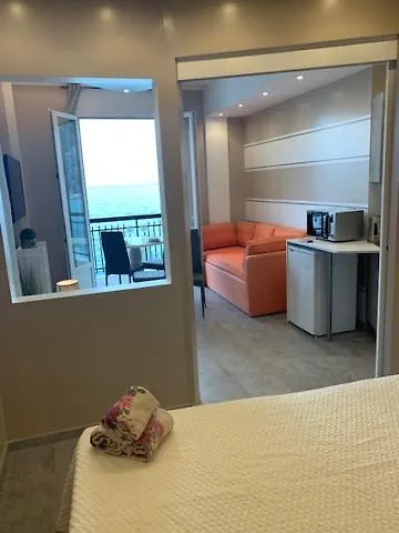 La Scogliera Apartment *